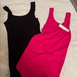 Time and Tru Fuchsia and black Sleeveless Top